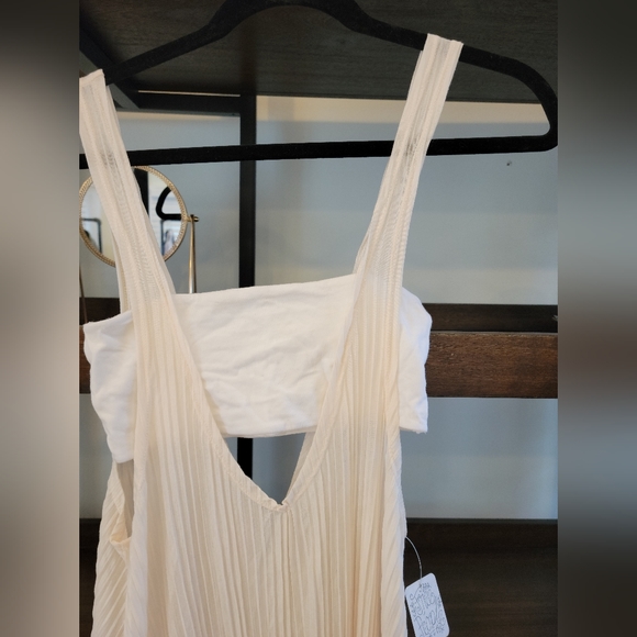 Free People Beach white Maxi w/bandeau top - Picture 3 of 8